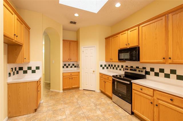 Building Photo - 3713 Pinetree Dr