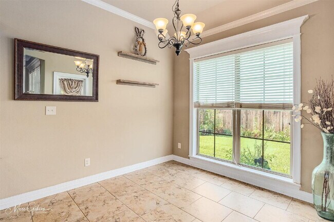 Building Photo - 244 Gloucester Dr