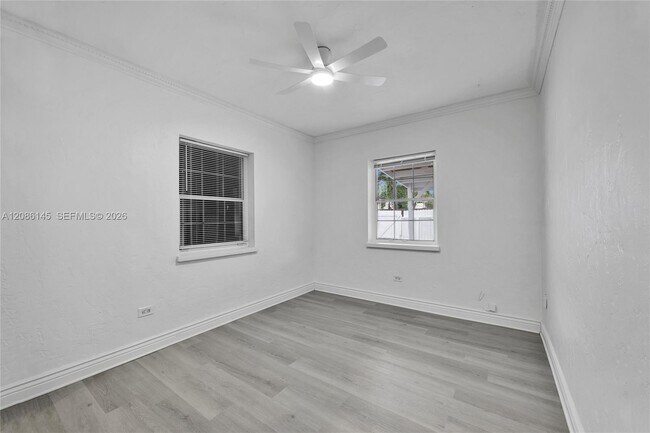 Building Photo - 2041 NE 182nd St