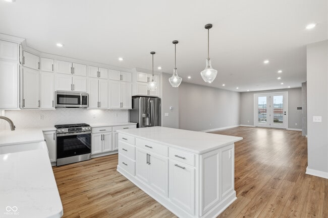 Building Photo - 420 Elite St