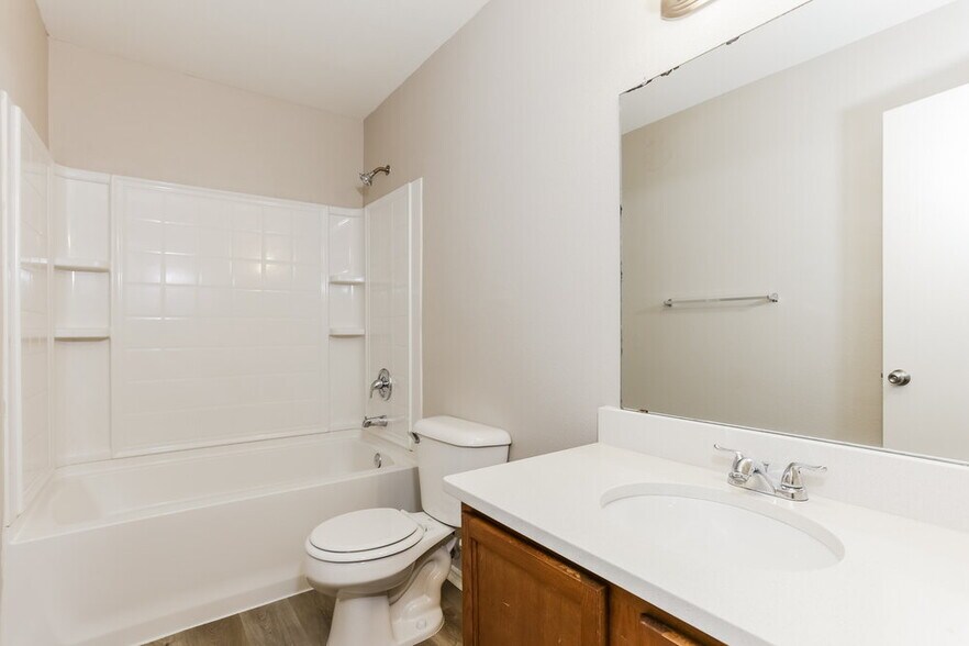 Building Photo - 9205 Cheswick Dr