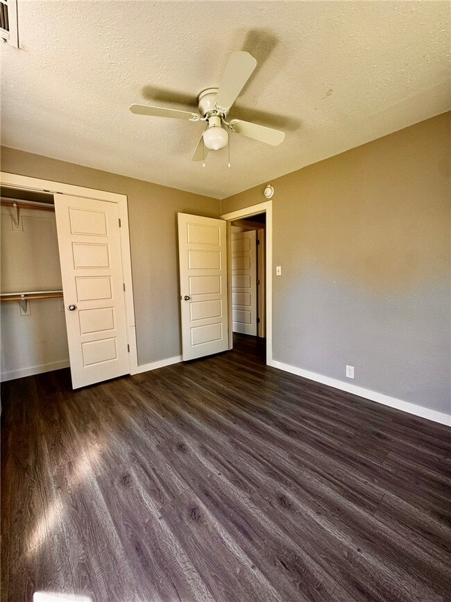 Building Photo - 803 E Greenfield St