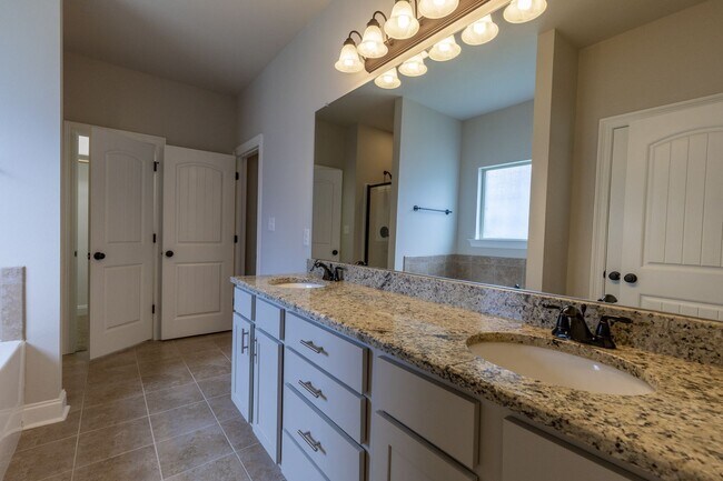 Building Photo - 3/2 Bedroom Fairhope!