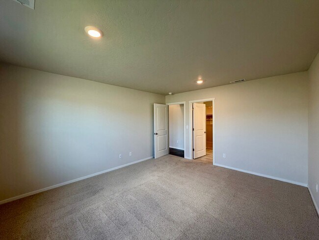 Building Photo - Beautiful & Brand New- 4 bed, 2 bath w/Quartz Countertops & Fenced Yard