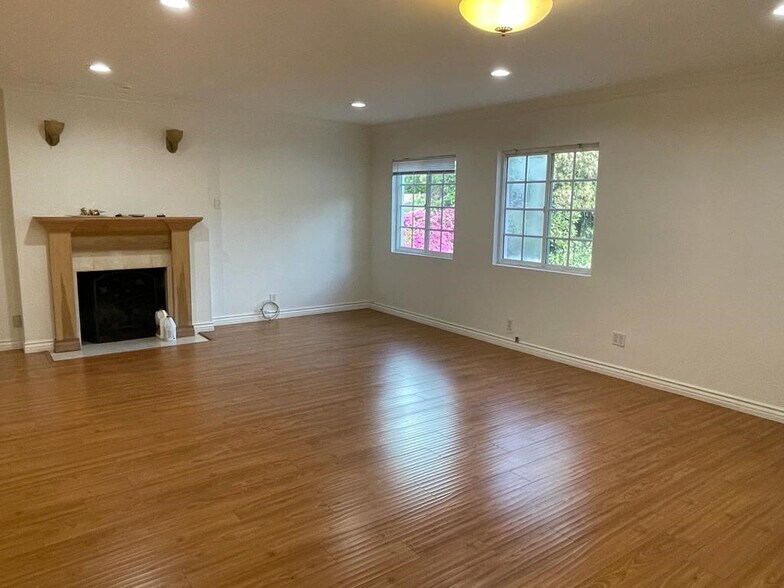 Building Photo - 21122 Avenue San Luis
