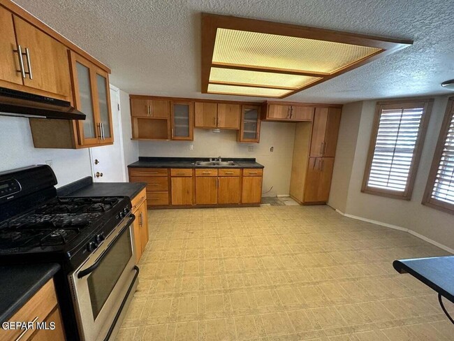 Building Photo - 5021 Dearborne Dr