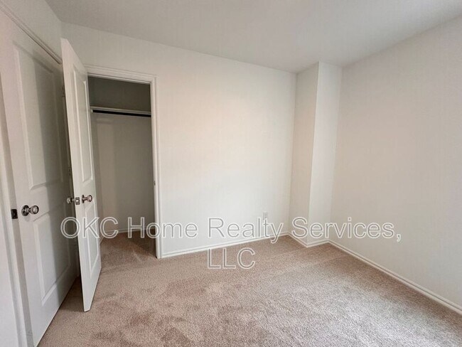 Building Photo - 2318 Wolford Ct