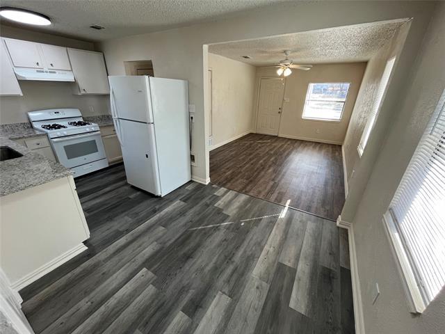 Building Photo - 1321 Woodcrest Dr