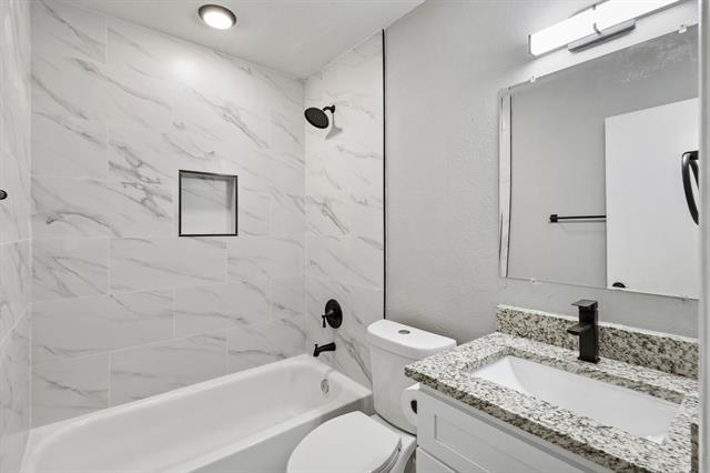 Building Photo - 124 Bowling Green Cir