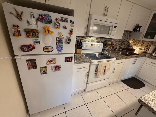 Building Photo - 4210 NW 79th Ave