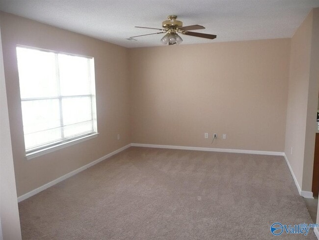 Building Photo - 115 N W Sugar Bluff Ln