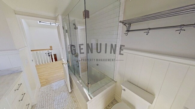 Building Photo - Beautiful Two-Level 5Bd 3.5Ba Home in Newport Beach