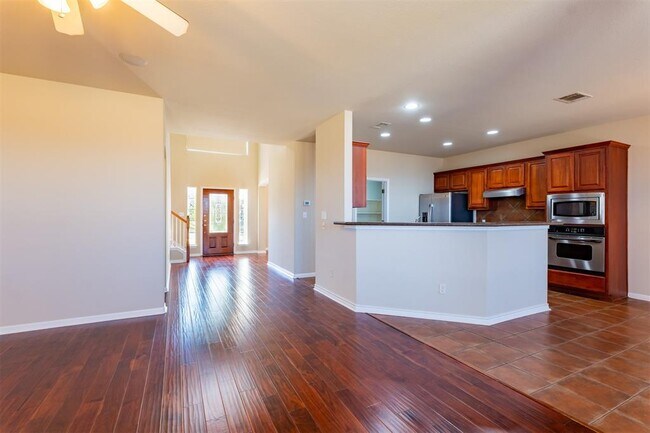 Building Photo - 9329 Castle Pines Dr