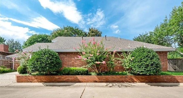 Building Photo - 9809 Lakewood Ct