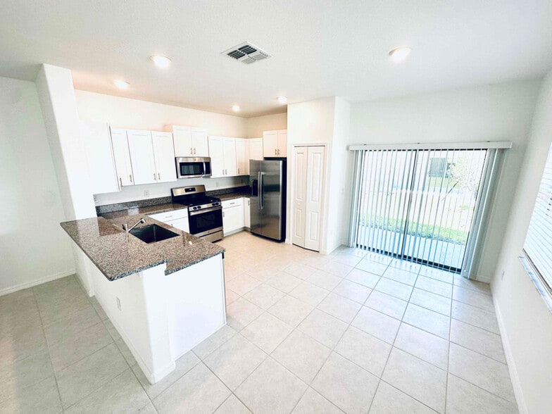 Building Photo - 32201 Powderpuff Mimosa Dr