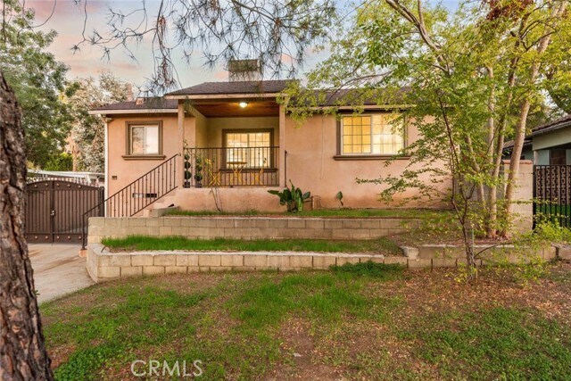 Building Photo - 10554 Plainview Ave