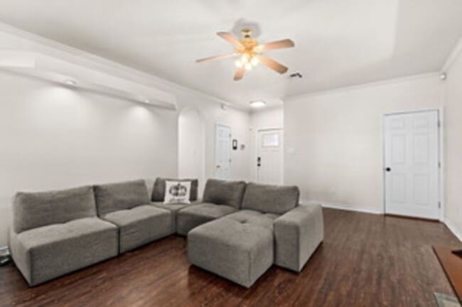 Building Photo - 4109 Maid Marian Cir