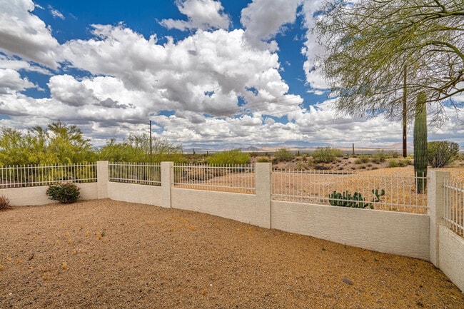 Building Photo - 17422 Flat Rock Dr