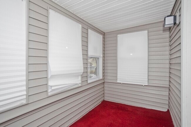 Building Photo - 27 Charbonneau Terrace