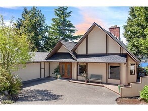 Building Photo - Exquisite 4 Bed, 2.5 bath in Bellevue with...