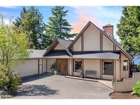 Building Photo - Exquisite 4 Bed, 2.5 bath in Bellevue with...