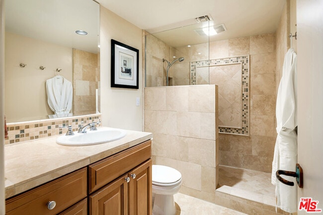 Building Photo - 136 Netas Dr