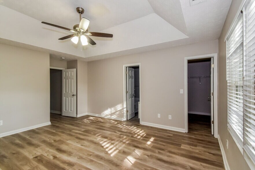 Building Photo - 10976 Big Sky Dr