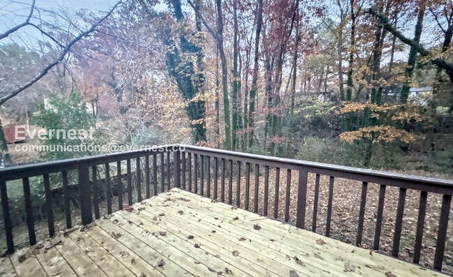 Building Photo - SPECIAL PROMOTION | 3 Bed, 2 Bath Home with Garage / Pet-Friendly / Available Soon!