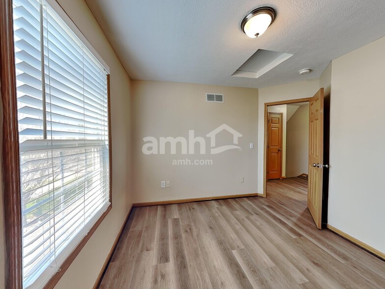 Building Photo - 219 Hayfield Dr
