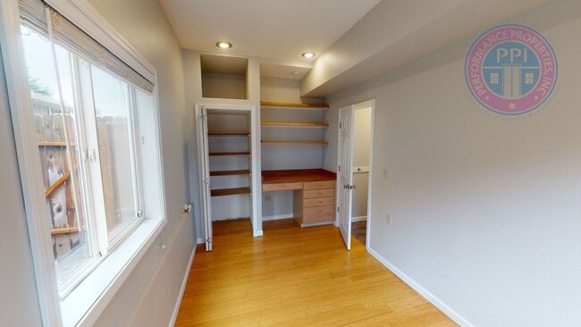 Building Photo - Beaverton / Stylish Open Floor-Plan - 5 Bedrooms, 3 Car Garage, Central Air