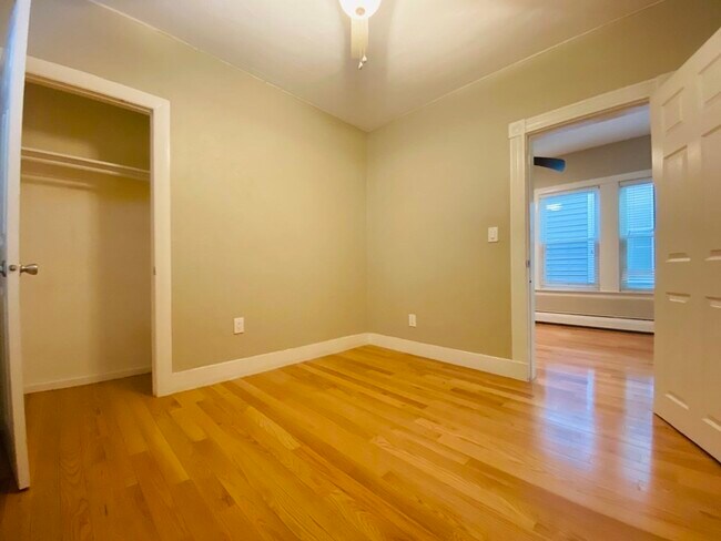 Building Photo - 84 Willow St