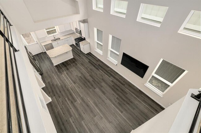 Building Photo - 10709 Blacket Dr