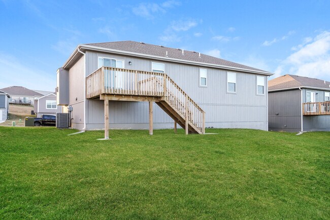 Building Photo - Fantastic 4bd/3ba home! Let yourself in!