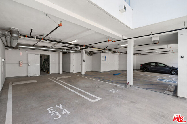 Building Photo - 4406 Fulton Ave