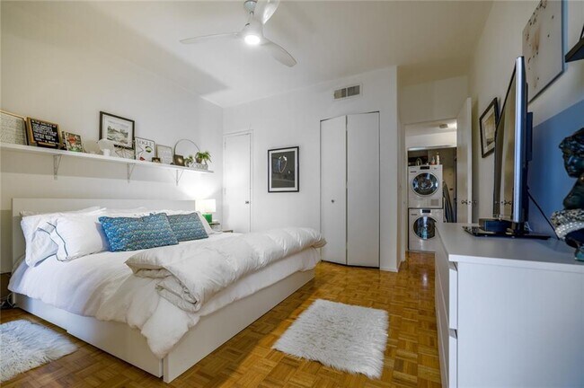 Building Photo - 130 26th St NW