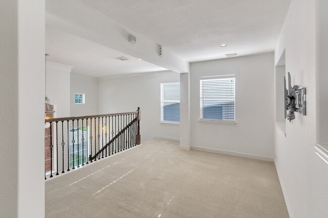 Building Photo - 27 Frontera Cir