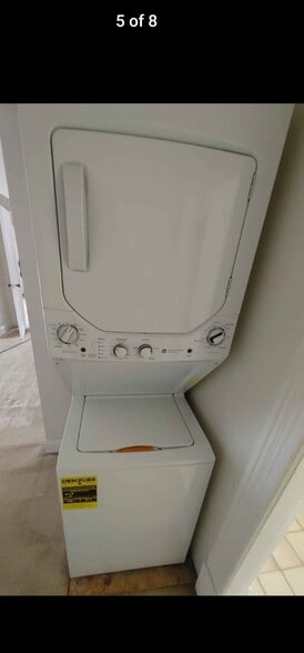 Building Photo - 19 1st St