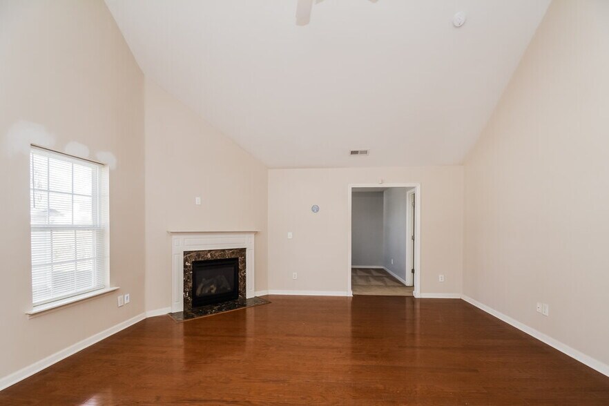 Building Photo - 222 Timber Meadow Lake