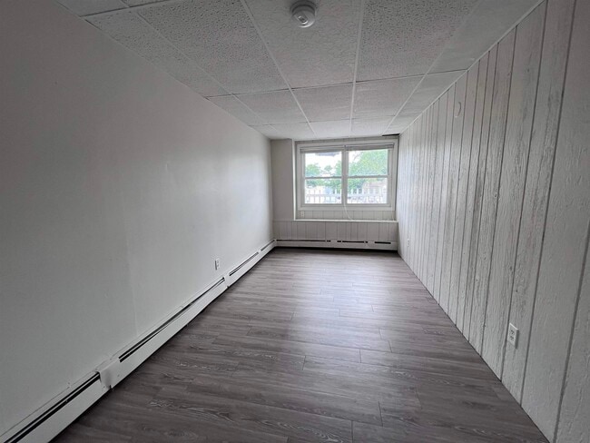 Building Photo - 148 Front St