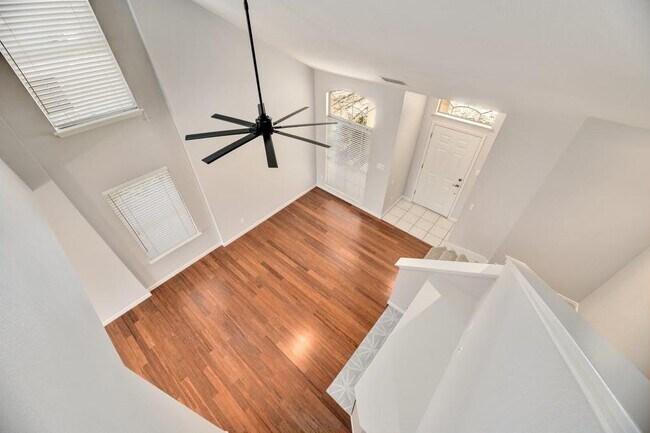 Building Photo - 9416 Bradner Dr