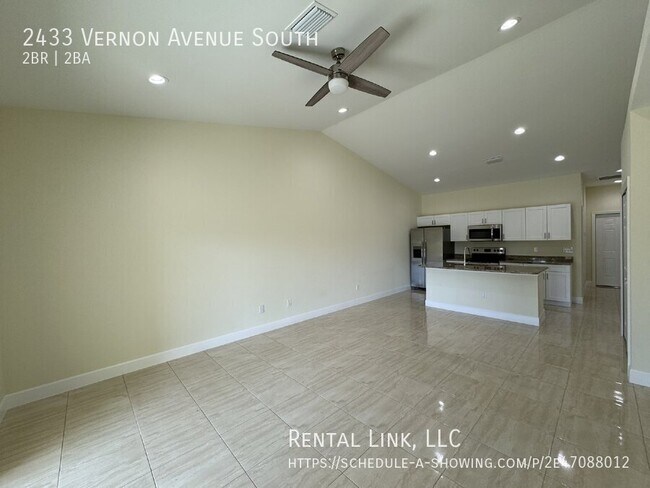 Building Photo - 2433 Vernon Ave S