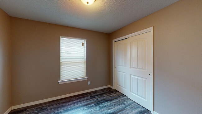 Building Photo - 2608 Tanning Rock