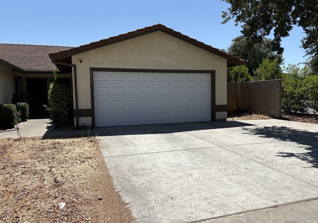 Building Photo - 2 WEEKS FREE RENT November Special Comfort...