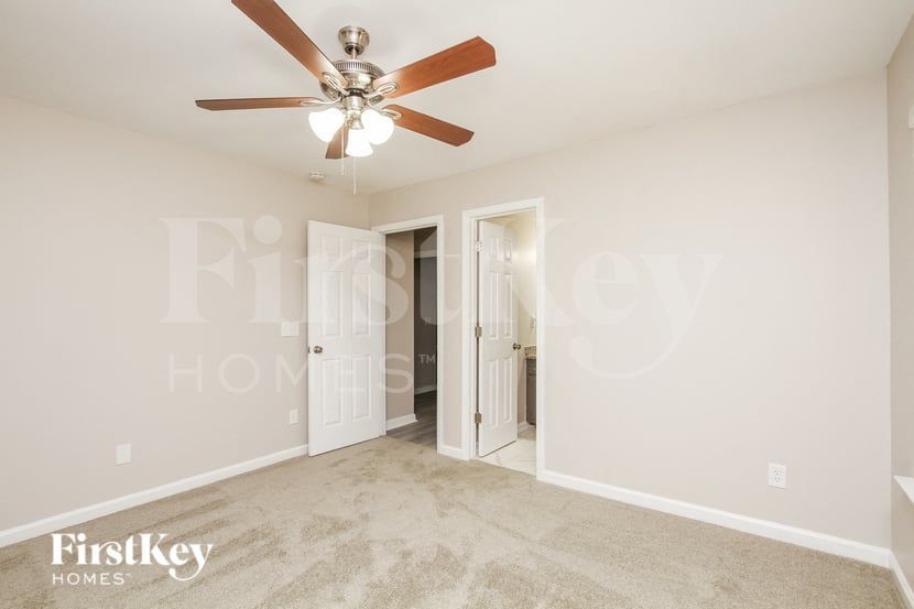 Building Photo - 128 Lismark Dr