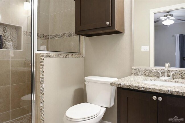 Building Photo - 14 W Daffodil Ave