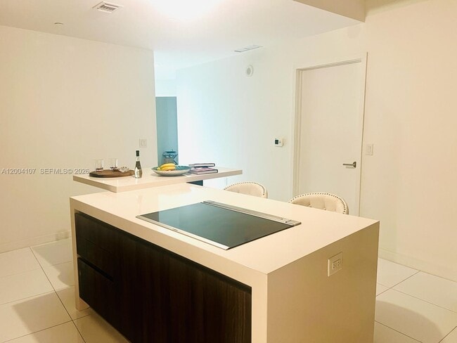 Building Photo - 851 NE 1st Ave