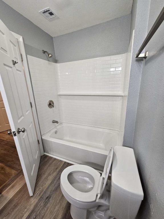 Building Photo - 541 E Seminole Pl