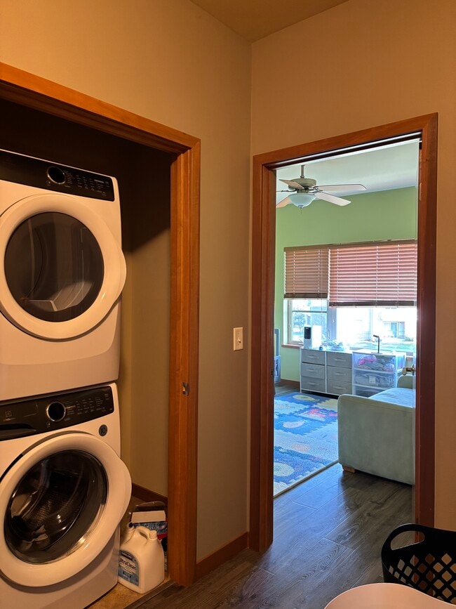 Building Photo - 5619 Brendan Ave