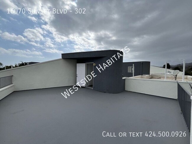 Building Photo - 16070 Sunset Blvd