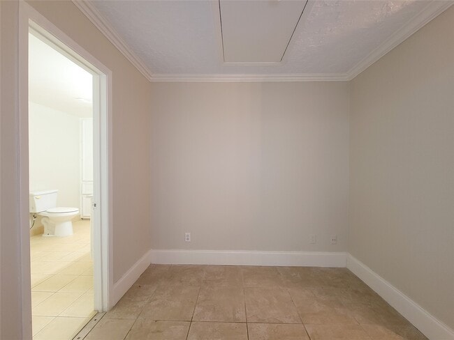 Building Photo - 25723 Glen Loch Dr